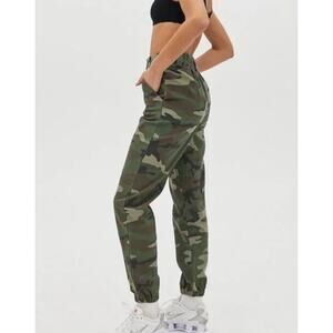 Aritzia TNA Alix Pant in Tan Camo; XXS